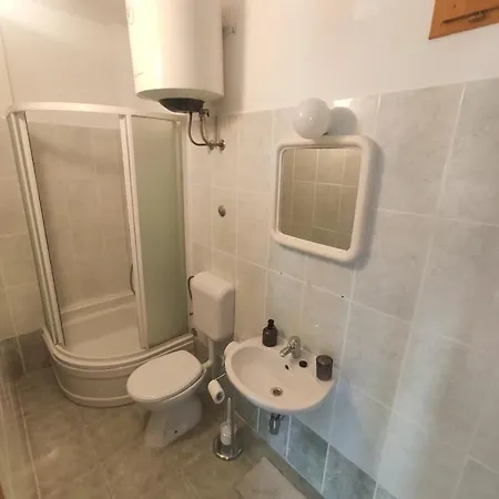 Aqua Apartments *