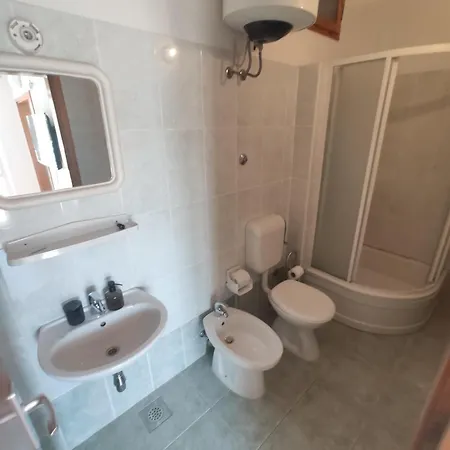 Aqua Apartments *